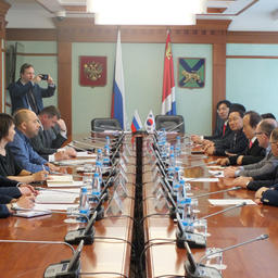 Переговоры и подписание документа прошли в администрации Приморья