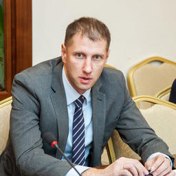 Представитель компании «Акрос» Сергей СЕННИКОВ