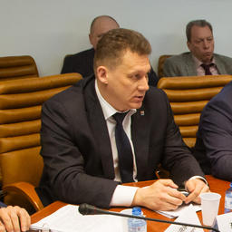 Министр рыбного хозяйства Камчатского края Андрей ЗДЕТОВЕТСКИЙ на совещании в Совете Федерации